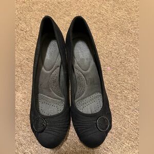 Elegant Black Women's suede size 9 wedges